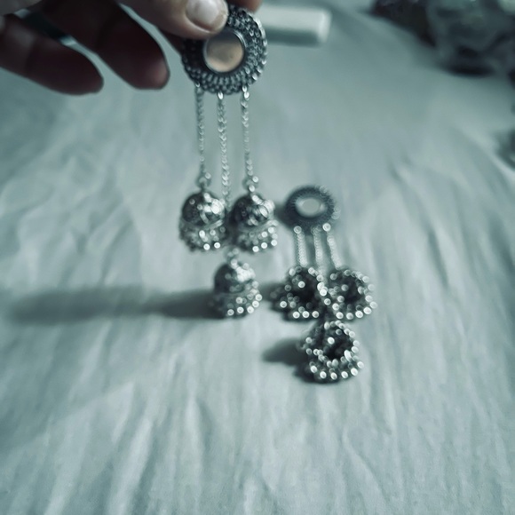 Oxidized Jhumka-style earrings - Picture 5 of 5